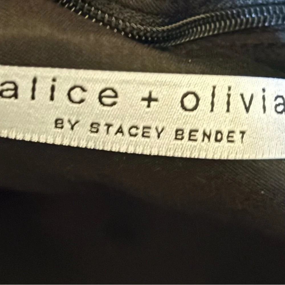 ALICE & OLIVIA Floral Black Duffel Bag, NWT - Picture 7 of 7